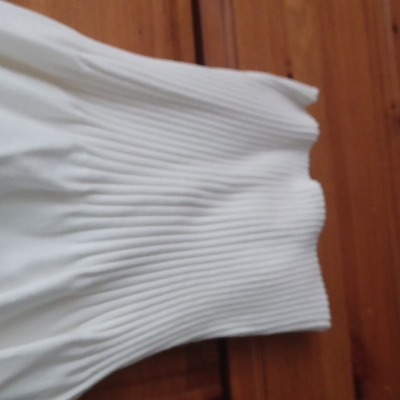 Top - Picture 4 of 5